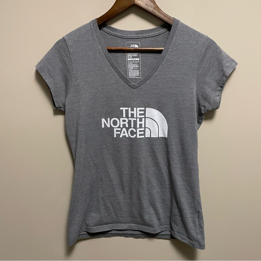 The North Face Charcoal Grey Slim Fit V-Neck Tee Women’s Medium